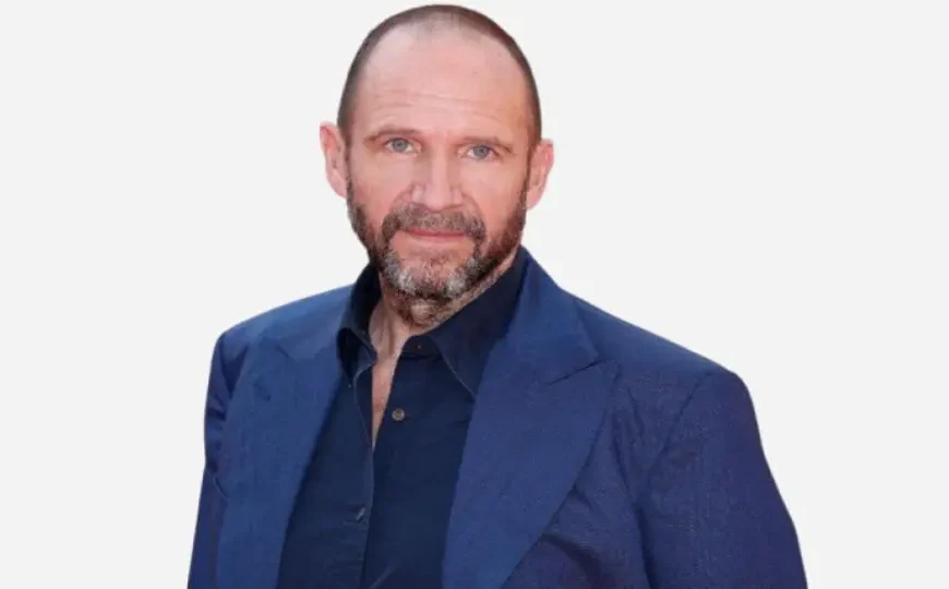 Ralph Fiennes Biography